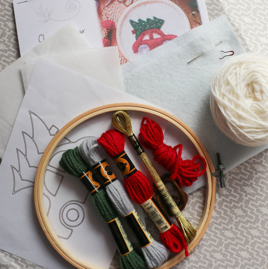 Christmas car - embroidery on crochet kit