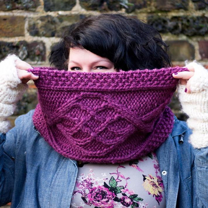 'Meredith' Cowl - Moochka