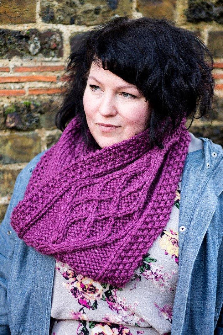 'Meredith' Cowl - Moochka