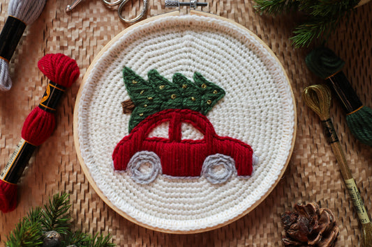 Christmas car - embroidery on crochet kit